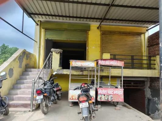 Commercial office space for rent in Azad Colony, Faridabad